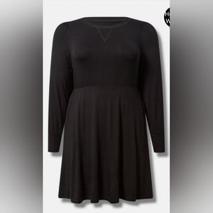 New! Torrid 2X(18/20) Mini Super Soft Puff Sleeve Skater Dress- Black NWT